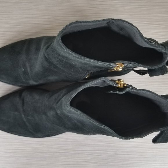 UGG Fraise Whipstitch Bow Ankle Bootie, Black Suede, Womens Size 11 / 42 - Picture 10 of 13
